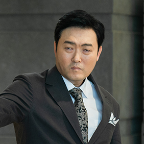 イ・ジュニョク（ファン・ミョンス役）