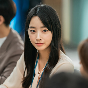 クォン・アルム（ユ・ハナ役）