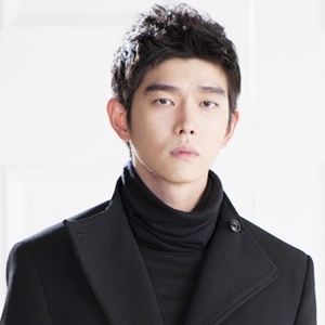 ユン・ギュンサン(キ・ジェミョン役)