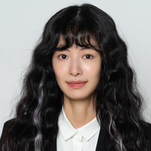 ジウ（ポン・アンナ役）