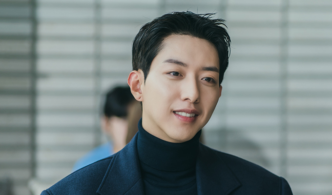 イ・ジョンシン(ト・スヒョク役)